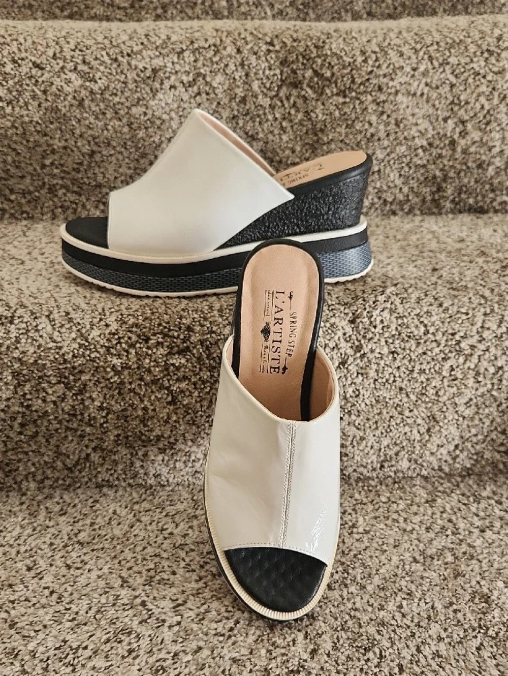 L'Artiste Spring Step White Slide Wedge Sandals for Women - Platform Comfort EUC